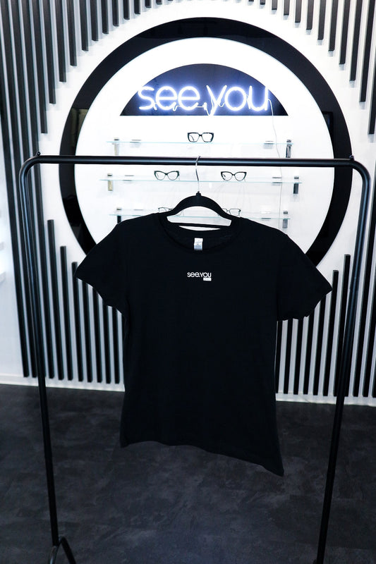 Damen T-Shirt mit minimalistischem Logo